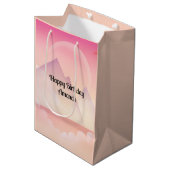 Sac Cadeau Moyen Dreamy Pastel Mountain Paysage Anniversaire (Devant Angle)