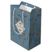 Sac Cadeau Moyen Dusty Blue Rustic Feuilles Brown Monogramme (Dos Angle)