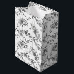 Sac Cadeau Moyen Élégant Vintage gravé noir Roses et rubans<br><div class="desc">Elégant et romantique noir gravé roses vintages,  fleurs,  vignes,  feuilles et papillons avec rubans et arcs entrelacés sur un arrière - plan blanc.</div>