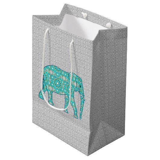 Sac Cadeau Moyen Eléphant de Fleur Mandala, Turquoise, Gris & Blanc (Devant Angle)