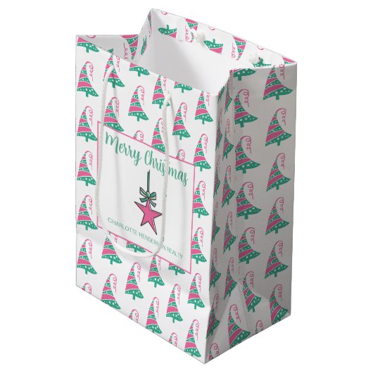 Sac Cadeau Moyen Étoile de sapin de Noël rose et verte moderne (Devant Angle)
