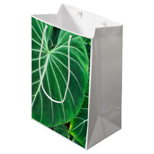 Sac Cadeau Moyen feuillage de la jungle tropicale de Palm Leaf (Devant Angle)