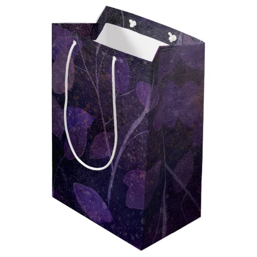 Sac Cadeau Moyen Feuille violette d'anniversaire sur noir (Dos Angle)