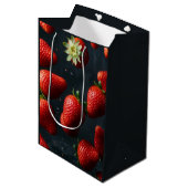 Sac Cadeau Moyen Fraise (Devant Angle)