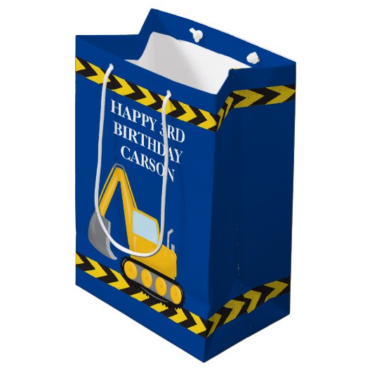 Sac Cadeau Moyen Garçons Anniversaire Blue Construction Véhicule su (Devant Angle)