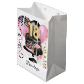 Sac Cadeau Moyen Gold et Black Cake 18e anniversaire Nom (Devant Angle)