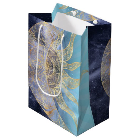 Sac Cadeau Moyen Gold Moon Sun Mandala Celestial Design (Devant Angle)