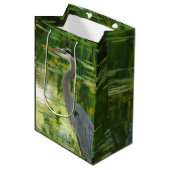 Sac Cadeau Moyen Grand Héron Bleu Dans l'étang - Vert (Devant Angle)