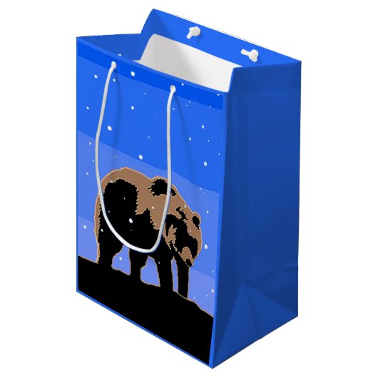Sac Cadeau Moyen Grizzly Bear en hiver - Art original de la faune (Devant Angle)