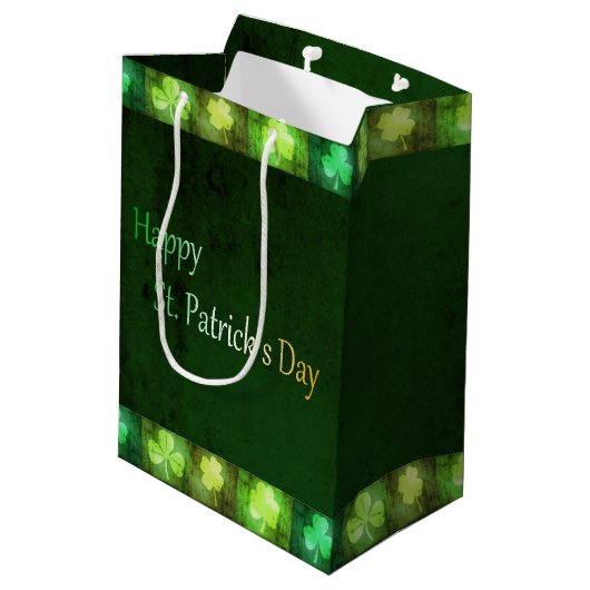 Sac Cadeau Moyen Grungy St. Patrick's Day Shamrock Medium Cadeau (Dos Angle)