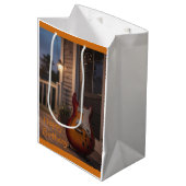 Sac Cadeau Moyen Guitare électrique (Devant Angle)