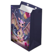 Sac Cadeau Moyen Imaginaire Cute Kawaii bébé dragon (Devant Angle)