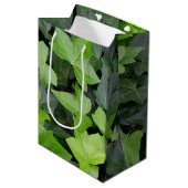 Sac Cadeau Moyen Impression botanique verte Ivy (Devant Angle)
