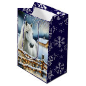 Sac Cadeau Moyen Jolie ferme festive de Cheval Blanc Noël (Devant Angle)