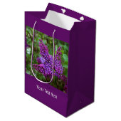 Sac Cadeau Moyen Lilacs pourpres le jour du printemps (Devant Angle)