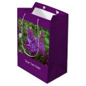 Sac Cadeau Moyen Lilacs pourpres le jour du printemps (Dos Angle)