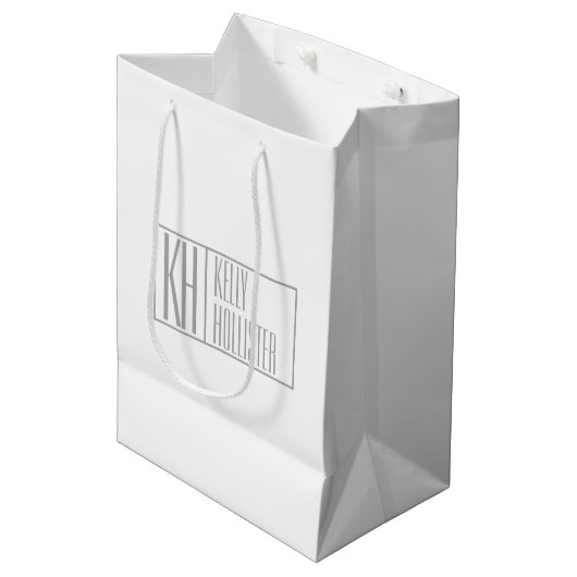 Sac Cadeau Moyen Logo Moderne Grey Initiales & Nom (Devant Angle)