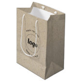 Sac Cadeau Moyen Logo Simple Avec Papier Brown Entreprise Texte (Devant Angle)