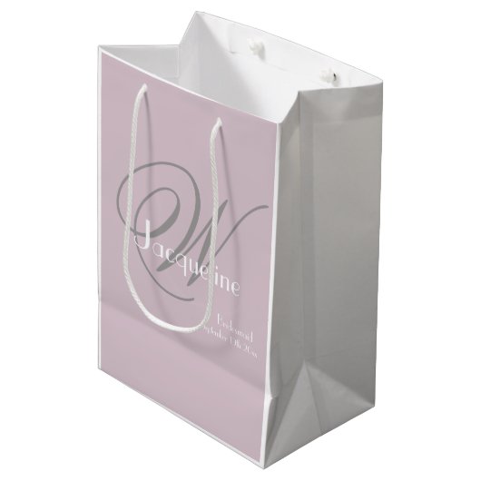 Sac Cadeau Moyen Mariage Bridesmaid Cadeau Monogramme Script élégan (Devant Angle)