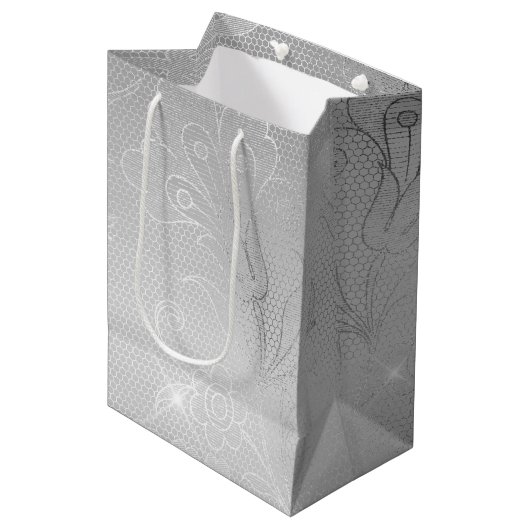 Sac Cadeau Moyen Mariage en dentelle florale argentée (Devant Angle)
