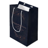 Sac Cadeau Moyen Marine Blue & Rose Gold Chic Félicitations Mariage (Devant Angle)