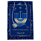 Sac Cadeau Moyen Menorah & Dreidels | Nom personnalisé Hanoukka (Devant)
