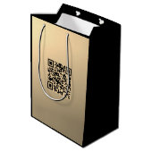 Sac Cadeau Moyen Modèle de code QR instantanément modifiable | Faux (Dos Angle)