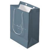 Sac Cadeau Moyen moderne Simple bleu poussiéreux Signature Typograp (Devant Angle)