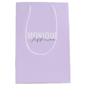 Sac Cadeau Moyen Monogramme moderne Lilac Lavender Titre Gras (Devant)