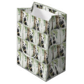 Sac Cadeau Moyen Motif d'aquarelle Panda Bear (Devant Angle)