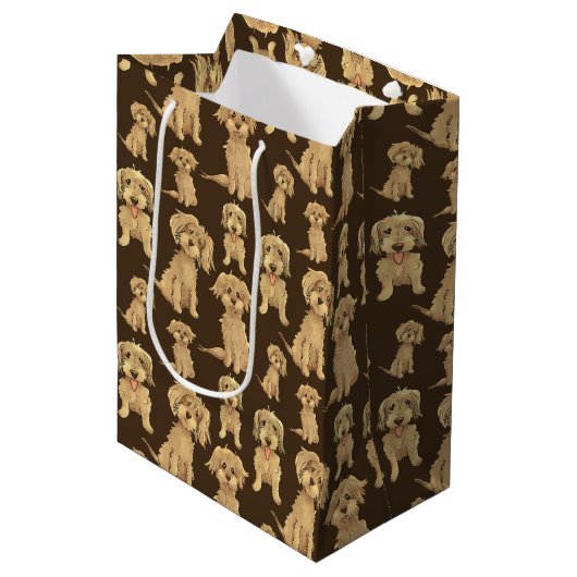 Sac Cadeau Moyen Motif de chien Brown labradoodle doré (Devant Angle)
