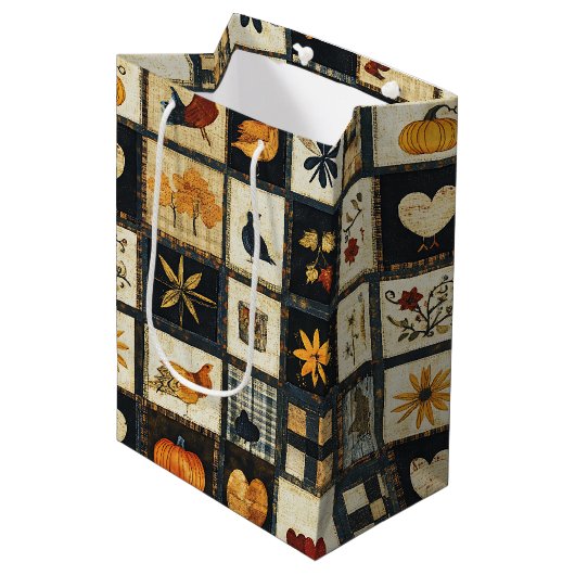 Sac Cadeau Moyen Motif de surface composée d'automne rustique | Pat (Devant Angle)