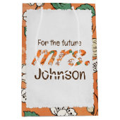 Sac Cadeau Moyen Motif floral orange pour MADAME. (Devant)