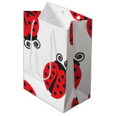 Sac Cadeau Moyen Motif mignon de coccinelle (Devant Angle)