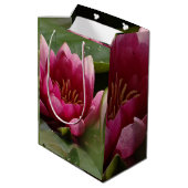 Sac Cadeau Moyen Nénuphar rose (Dos Angle)