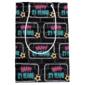 Sac Cadeau Moyen Neon 21st Birthday Sign On Brick (Devant)