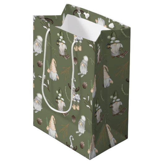 Sac Cadeau Moyen Noël Gnomes Woodland (Devant Angle)