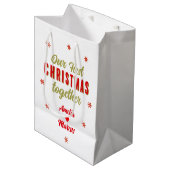 Sac Cadeau Moyen Nos premiers Noël Ensemble Flammes De Neige (Devant Angle)