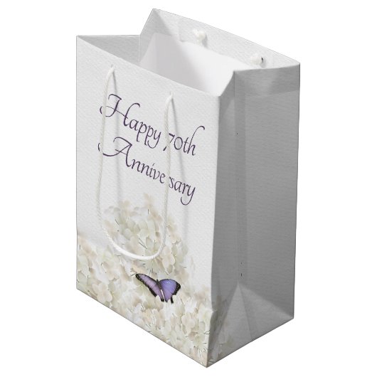 Sac Cadeau Moyen Papillon sur hydrangea blanc 70e anniversaire (Devant Angle)