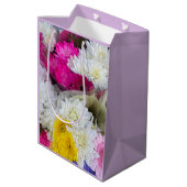Sac Cadeau Moyen Pastel Floral Rose, Jaune & Blanc Chrysanthème (Dos Angle)