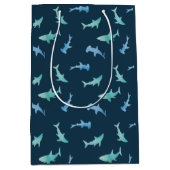 Sac Cadeau Moyen Pattern de Watercolor Swimming Shark Silhouette (Devant)