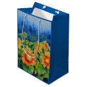 Sac Cadeau Moyen Peinture d'aquarelle des champs de tournesol (Devant Angle)