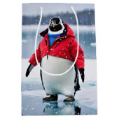 Sac Cadeau Moyen Penguin de Noël portant un manteau rouge (Devant)