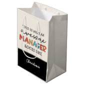 Sac Cadeau Moyen Personnalisé Retro Awesome Manager Drôle (Devant Angle)