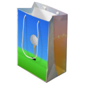 Sac Cadeau Moyen Peur ! Bal de golf sur le Tee (Devant Angle)