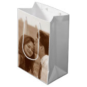 Sac Cadeau Moyen Photo de Fiançailles Mariage (Devant Angle)