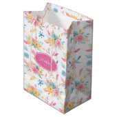 Sac Cadeau Moyen Plutôt rose Motif Floral Monogramme (Devant Angle)