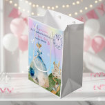 Sac Cadeau Moyen Princess Birthday Kids<br><div class="desc">Il était une fois une petite princesse se tournait...  Ligne d'anniversaire qui peut être modifiée. Invitations et autres offres de fête d'anniversaire... Joyeux anniversaire!</div>