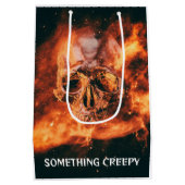 Sac Cadeau Moyen Quelque chose de Déplaisant. Crâne flamboyant dans (Dos)