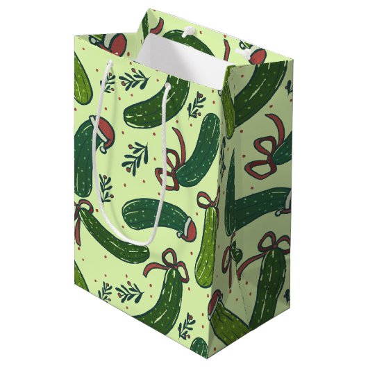 Sac Cadeau Moyen Quirky Festive Pickles de Noël Motif (Devant Angle)